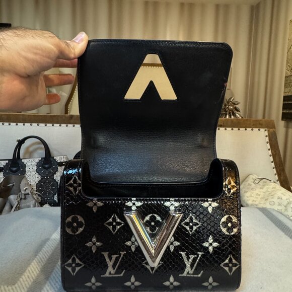 Louis Vuitton Python Crossbody Bag - Picture 8 of 10